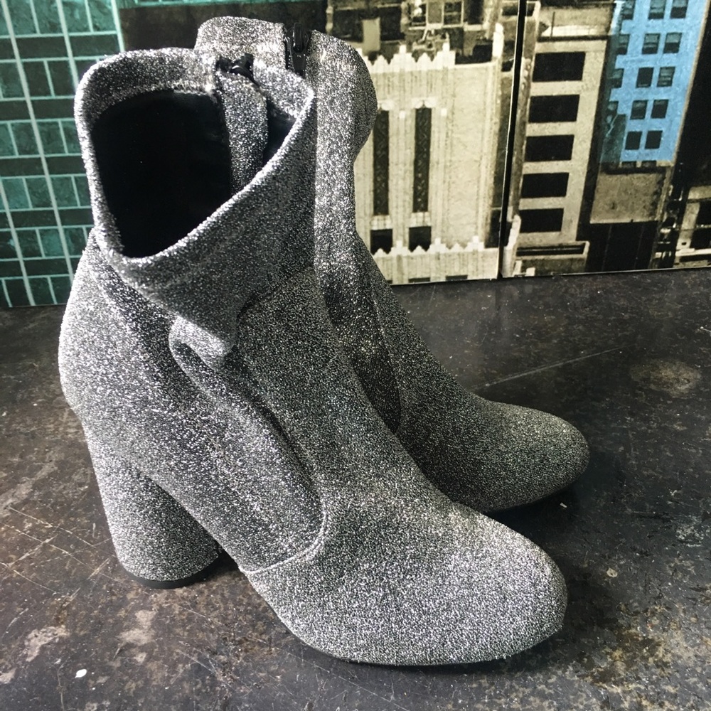 STEVE MADDEN SILVER ANKLE BOOTS (Reposh)